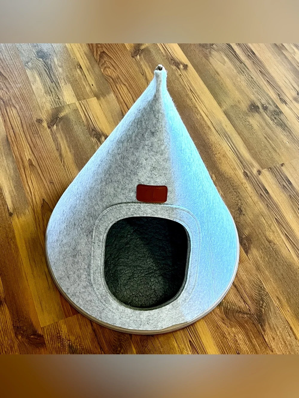 🐶Modern Pet Home Felt Fabric Animal House My Secret Cone Cave - Size Small